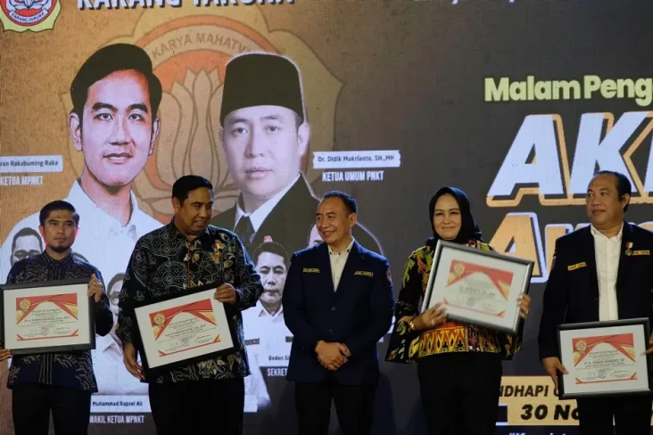 Peringati HUT ke-62,...
