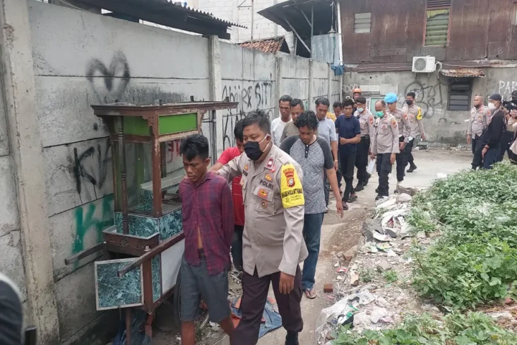 Polisi Kembali Acak-acak...