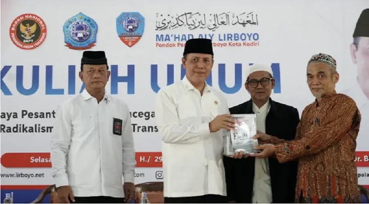 Penerus Perjuangan Ulama,...