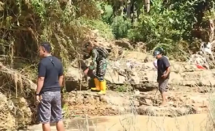 2 Petani Tewas Terseret...