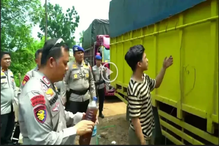 Polisi Amankan 5 Truk...