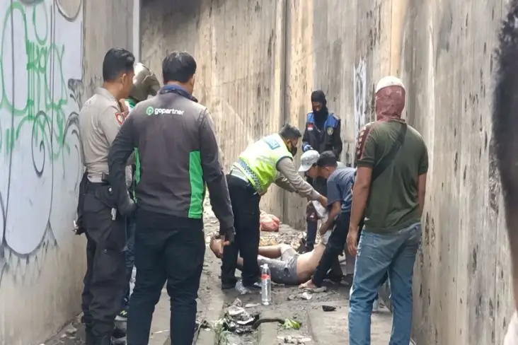 Pemotor Tewas Jatuh...