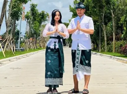 5 Potret Fuji dan Thariq...