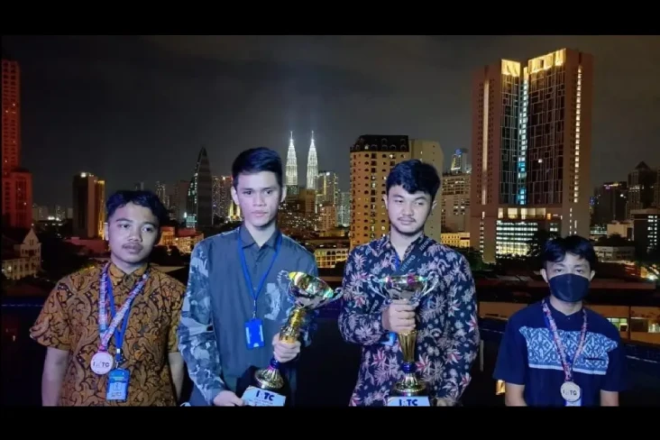 Siswa MAN 2 Banyumas...