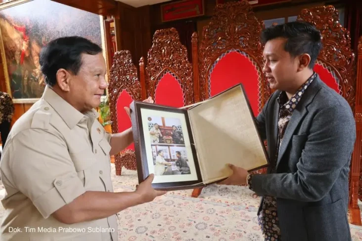Prabowo Selipkan Doa...