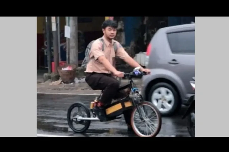 Kreatif, Siswa MAN 2...