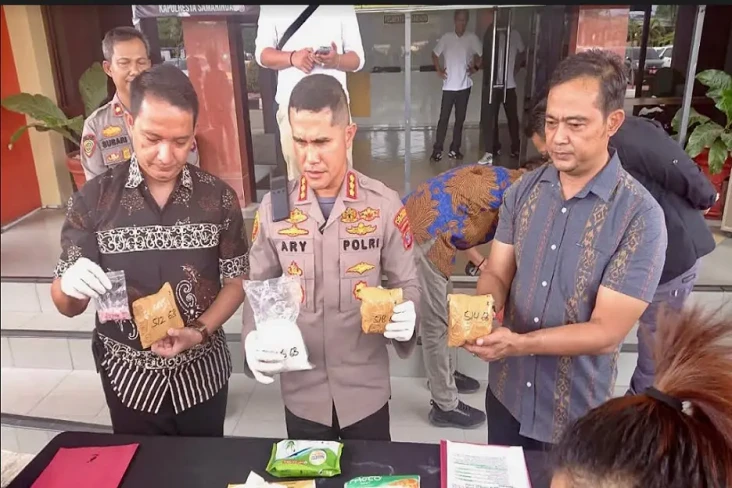 Ngebut Hindari Kejaran...