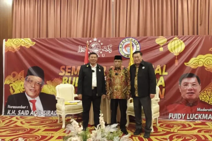Hadiri Seminar Kebudayaan...