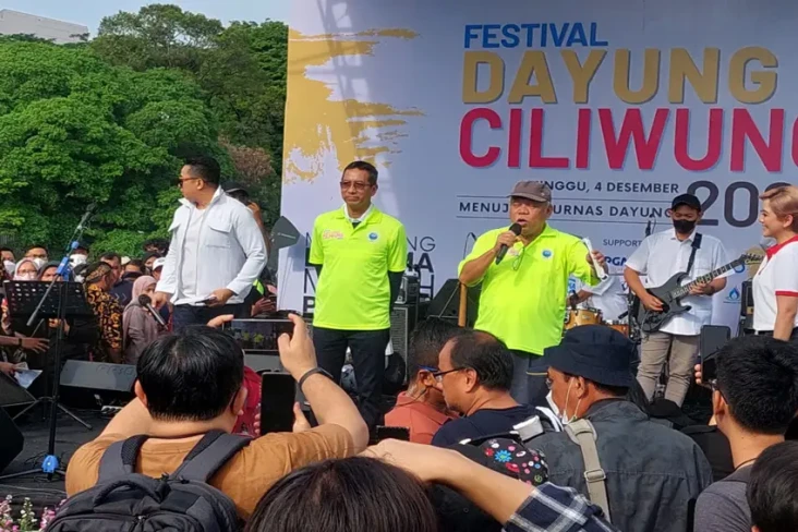 Susur Ciliwung dengan...