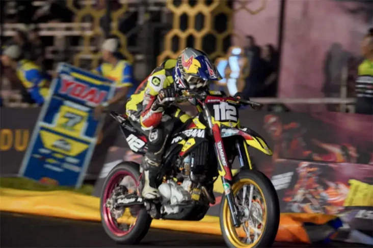 Rider Debutan Sapu Bersih...