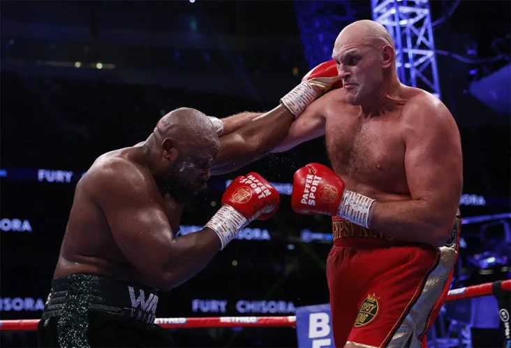 Tyson Fury Naik Meja...