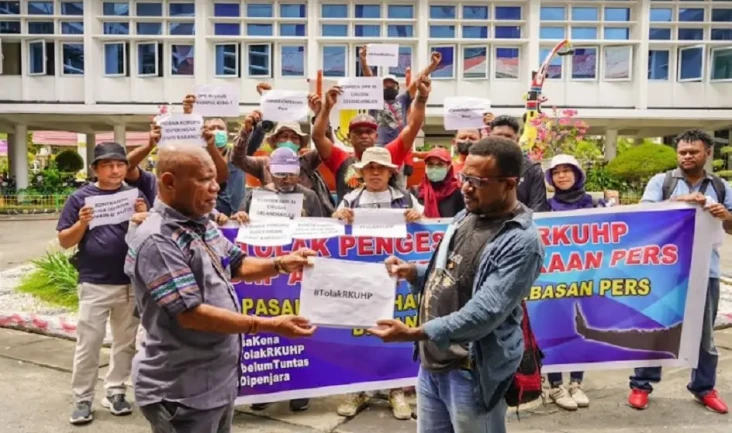 Komunitas Jurnalis Papua...