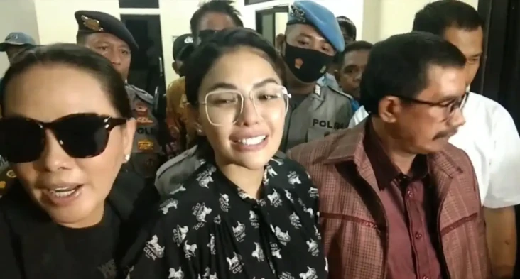 Eksepsi dan Penangguhan...