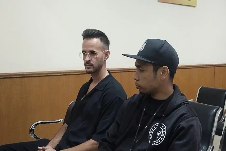 Pacar Bule Hadiri Sidang...