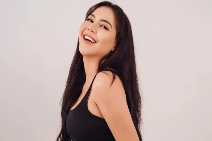 Ratu Rizky Nabila Langsung...