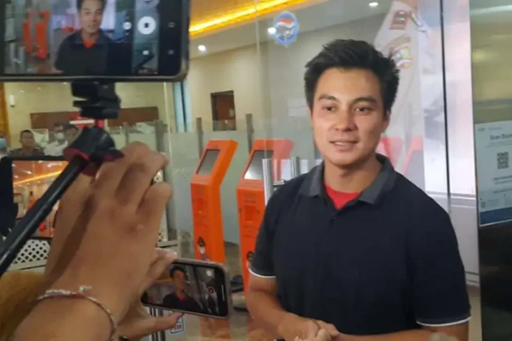 Baim Wong Dicatut Oknum...