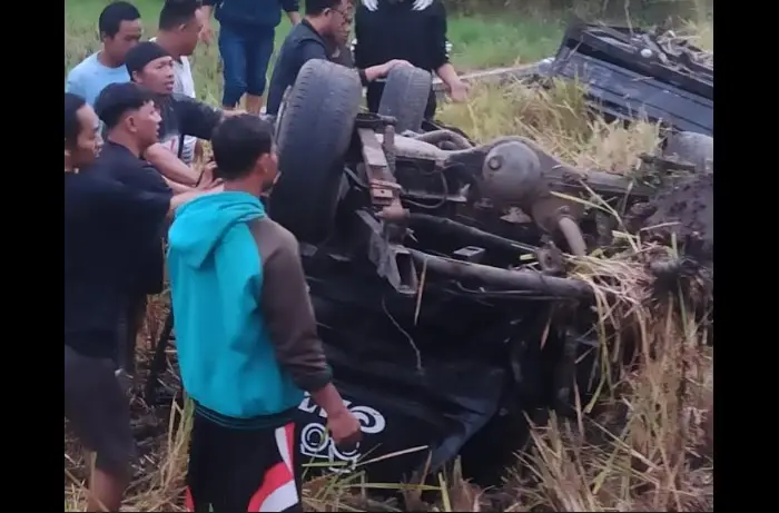 KA Barang Sambar Mobil...
