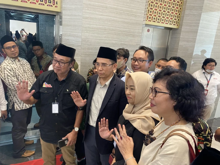 TGB Ajak Masyarakat...