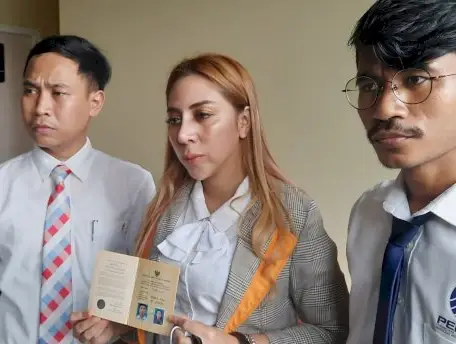 Feby Sharon, Wanita...