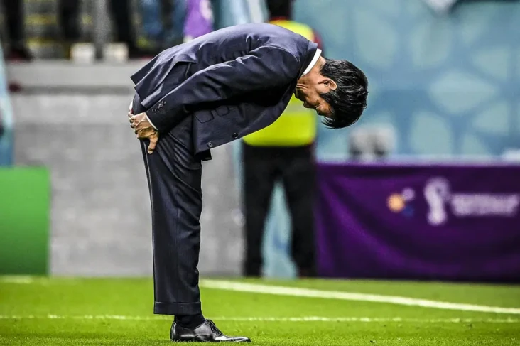 Salut! Pelatih Hajime...
