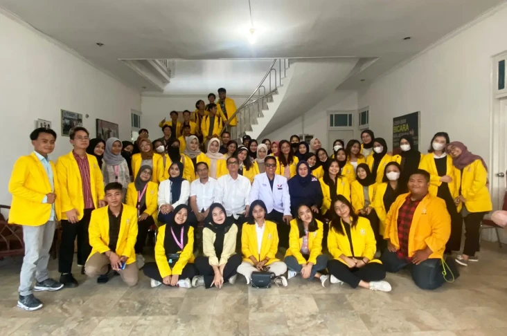 Partai Perindo Beri...