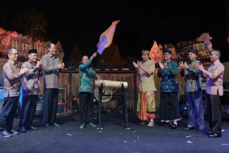Ditjen Bimas Hindu Tutup...