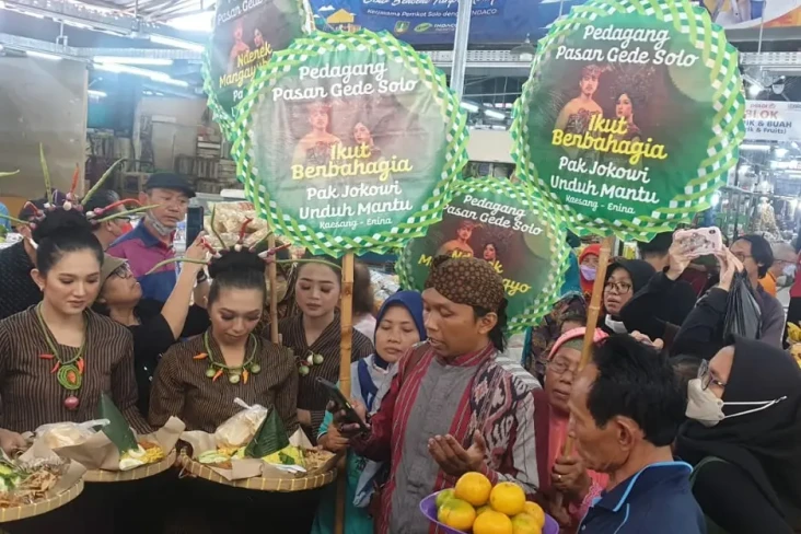 Jelang Pernikahan Kaesang-Erina,...