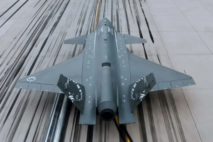 Jet Tempur Tak Berawak...