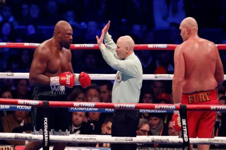 Derek Chisora Berterima...