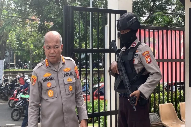 Polres Metro Bekasi...