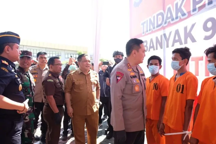Bawa 25 Kg Ganja, Penumpang...