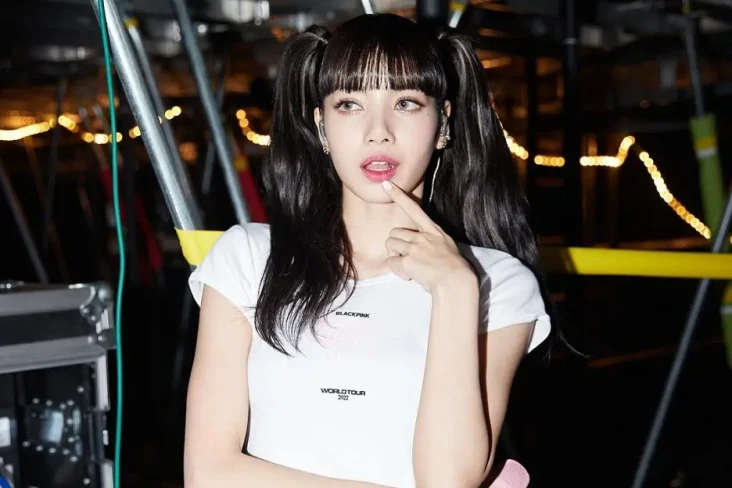 Lisa BLACKPINK Alami...