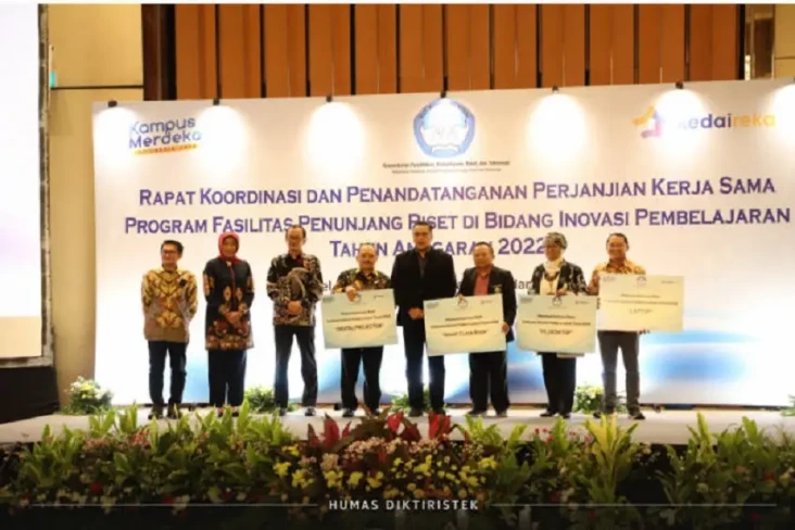124 Perguruan Tinggi...