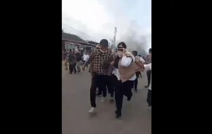 Bupati Karawang Cellica...