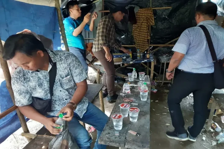 Polisi Gerbek Pondok-pondok...