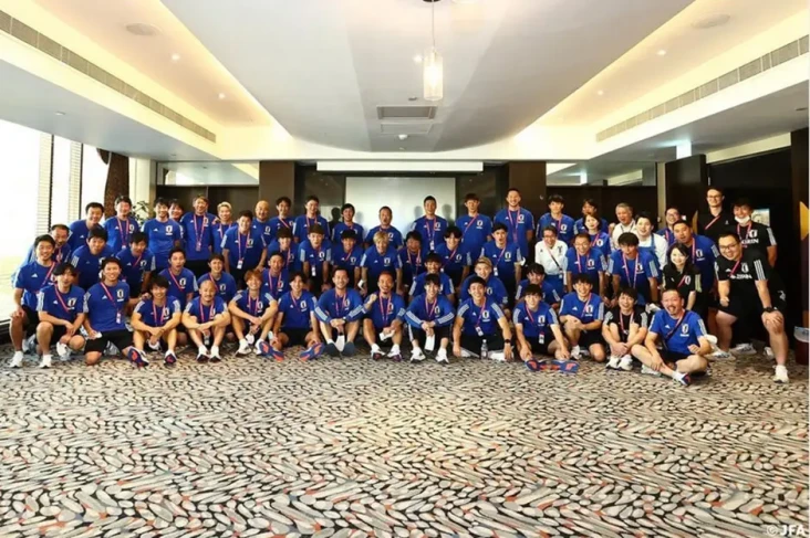 Timnas Jepang Disambut...