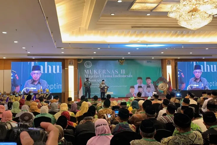 Buka Mukernas II MUI,...
