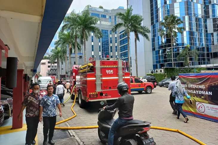 Gedung Kemenkumham Kebakaran,...