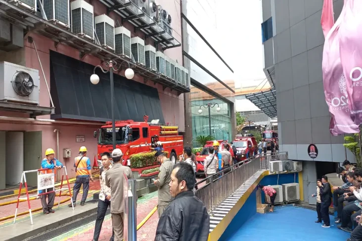 Kebakaran Gedung Kemenkumham,...