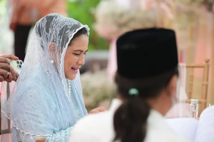 Iriana Jokowi Tampil...