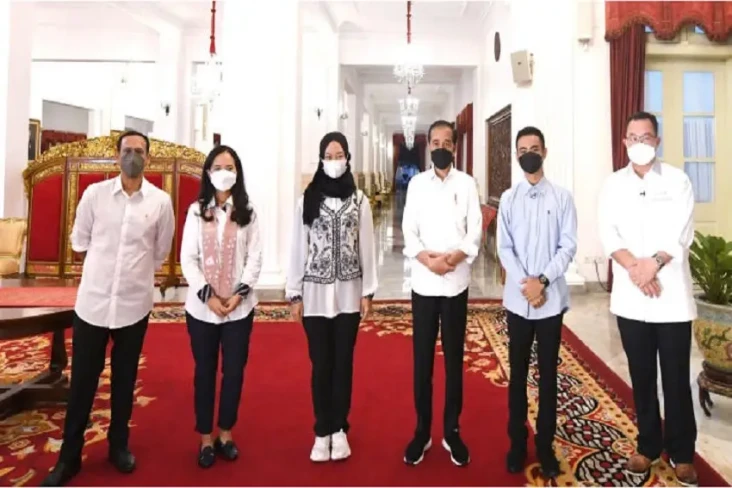 Kisah Ayu Sabrina, Pengabdian...