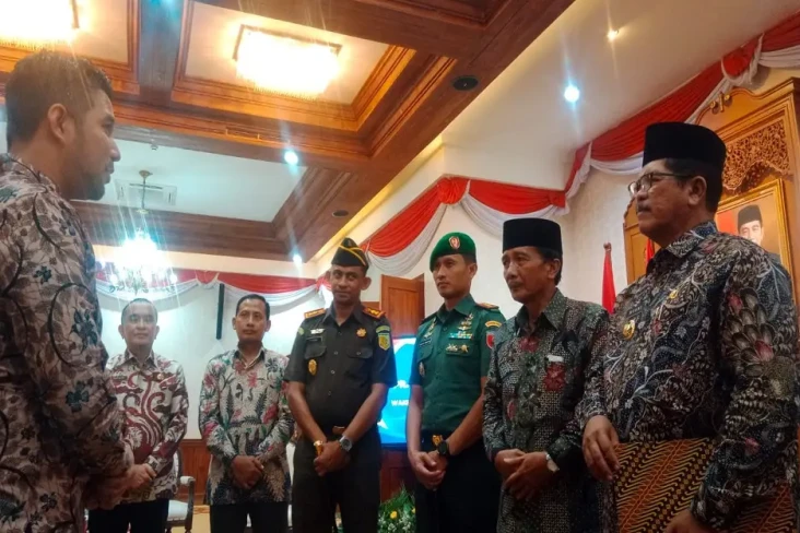 Bupati Bangkalan Ditangkap...