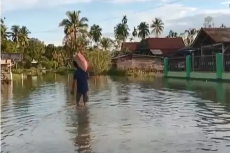 Diguyur Hujan selama...
