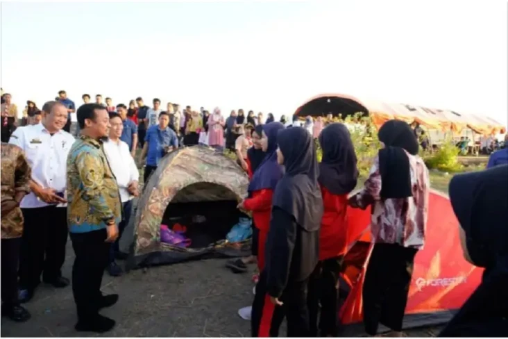 Gubernur Sulsel Beri...