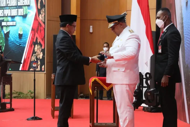 Mendagri Resmikan Provinsi...