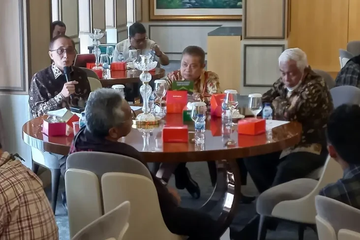 2 Hakim Agung Ditangkap...