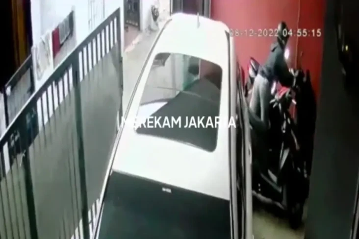 Beraksi di Waktu Subuh,...