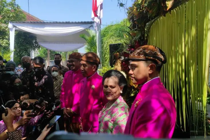 Jokowi Ungkap Momen...