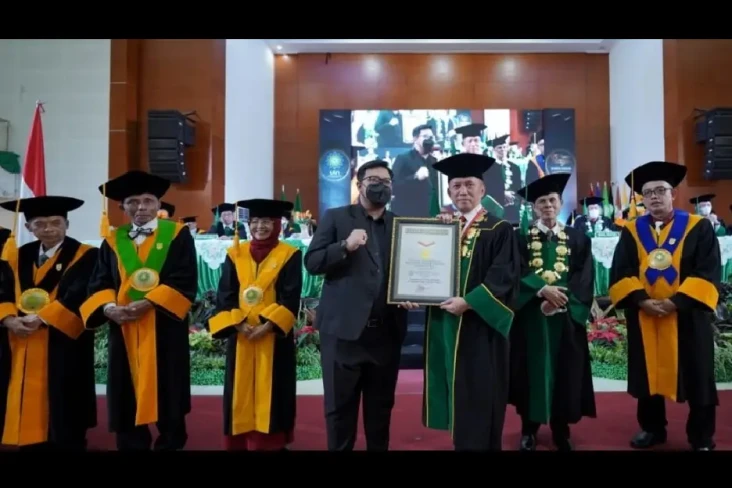 Kukuhkan 14 Guru Besar,...