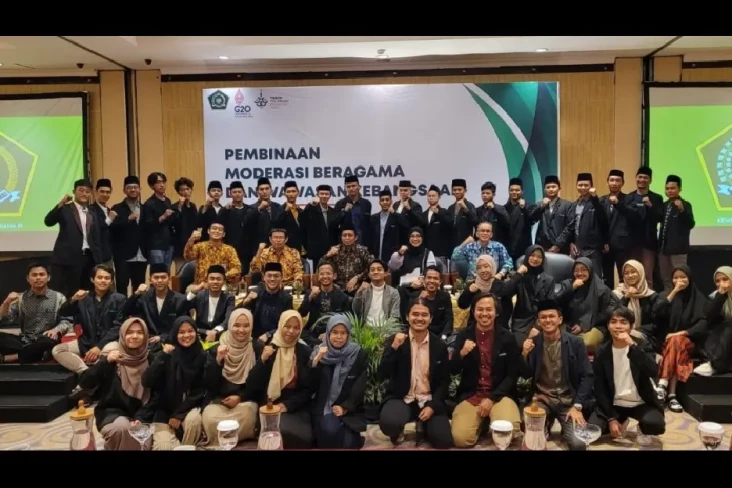 Derasnya Informasi,...